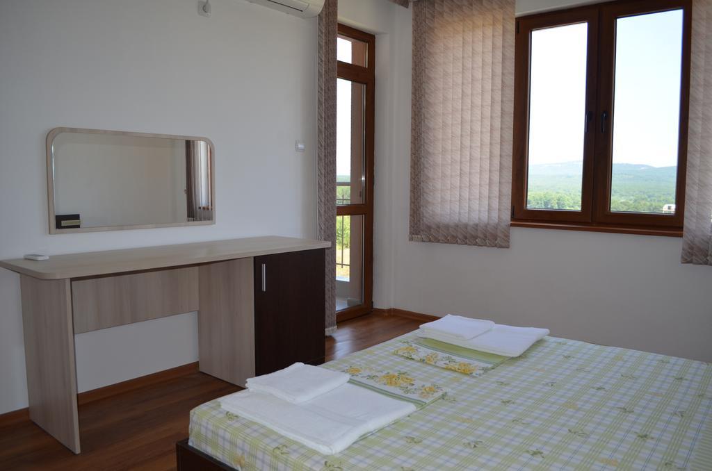 Guest House Georgievi بريمورسكو الغرفة الصورة