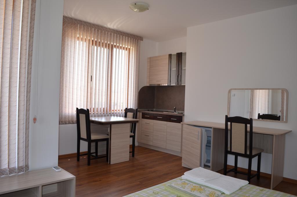 Guest House Georgievi بريمورسكو الغرفة الصورة