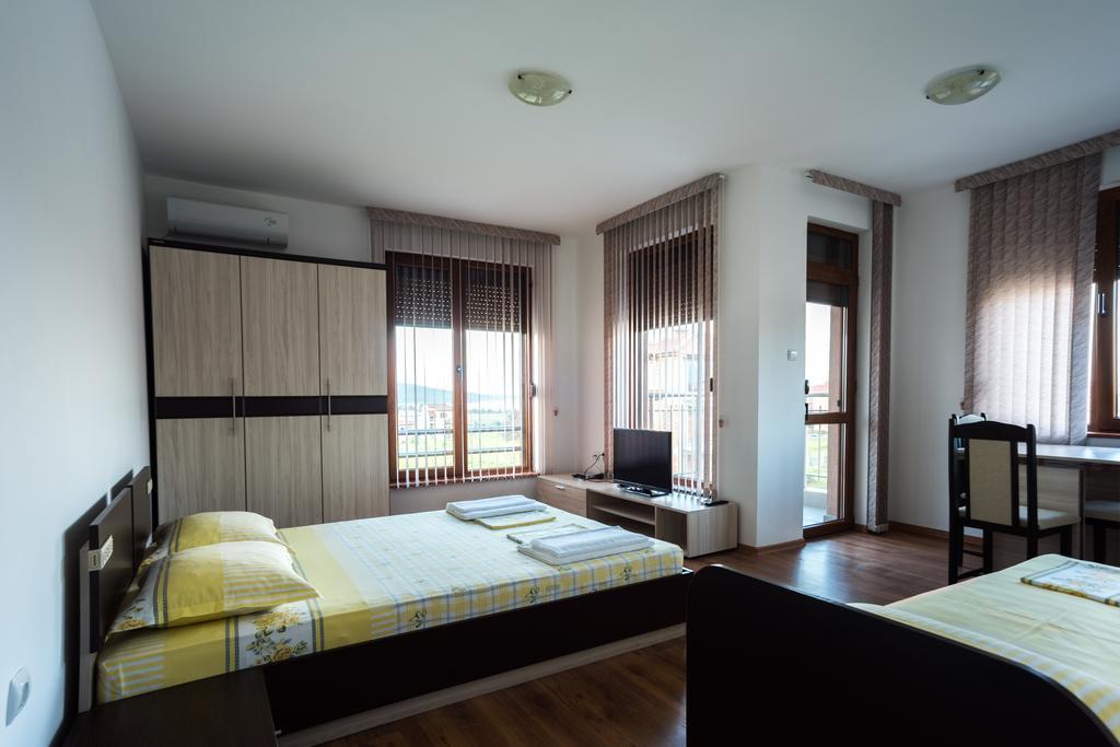 Guest House Georgievi بريمورسكو المظهر الخارجي الصورة